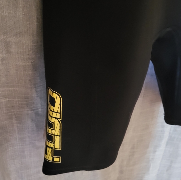 Wetsuit Mens LARGE  Fluid Shortie Swimsuit Black Yellow - Picture 4 of 10